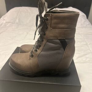 Sorel Boots Womens Size 7 Joan of Arctic Quarry Gray Black Wedge III Lexie